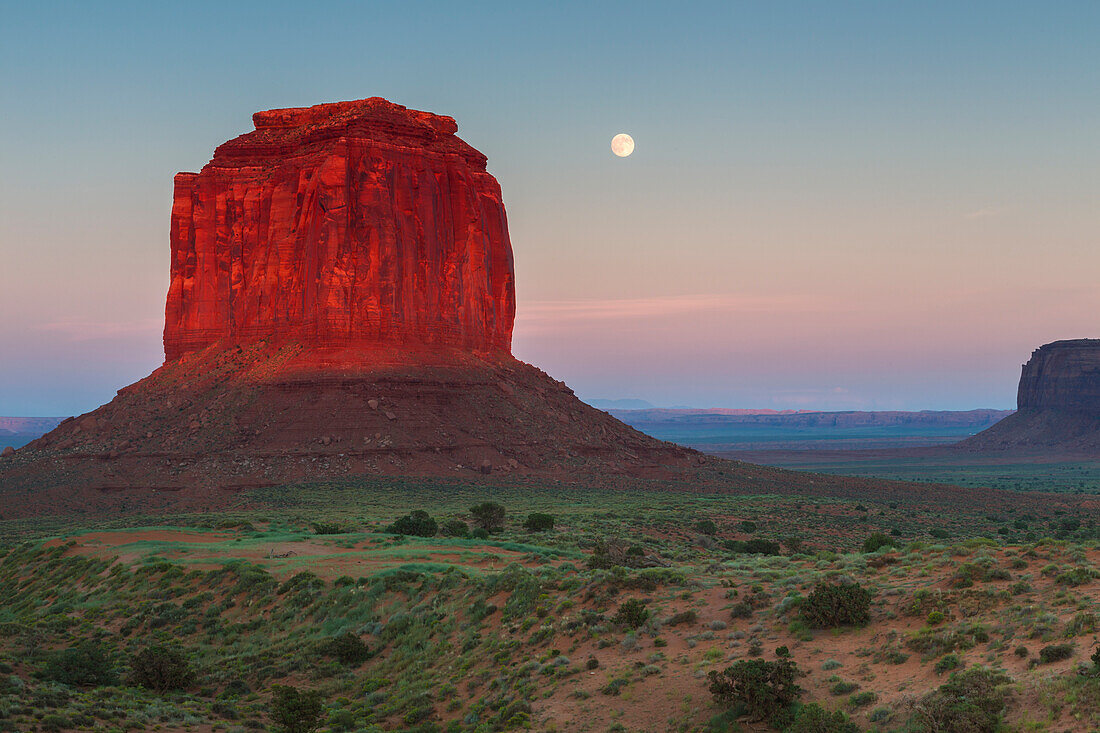 Sunset at Monument Valley, Utah, Arizona, North America, USA