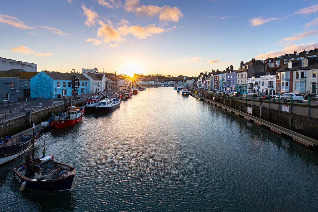 Morgendliche Ansicht des Hafens von Weymouth. Weymouth, Jurassic coast, Dorset, England, Vereinigtes Königreich.