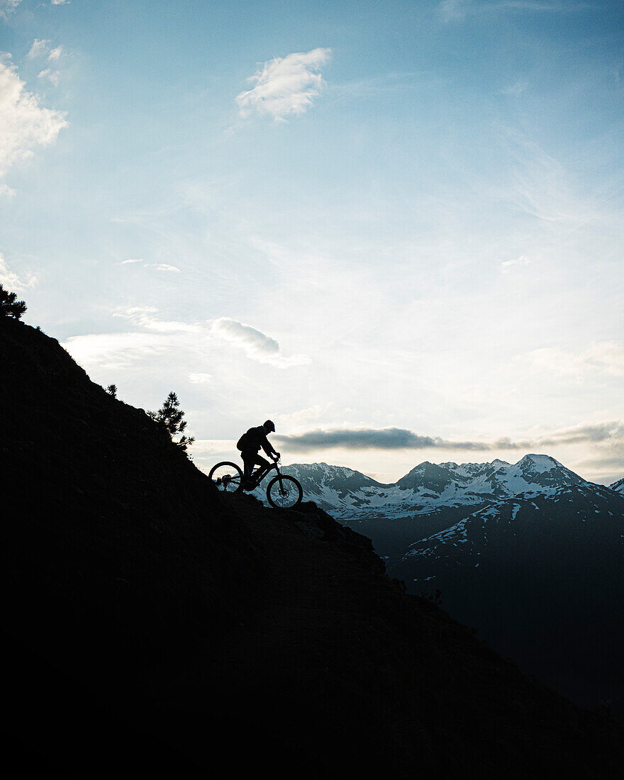 Mountainbiken im Engadin Tal, St. Mortiz, Schweiz
