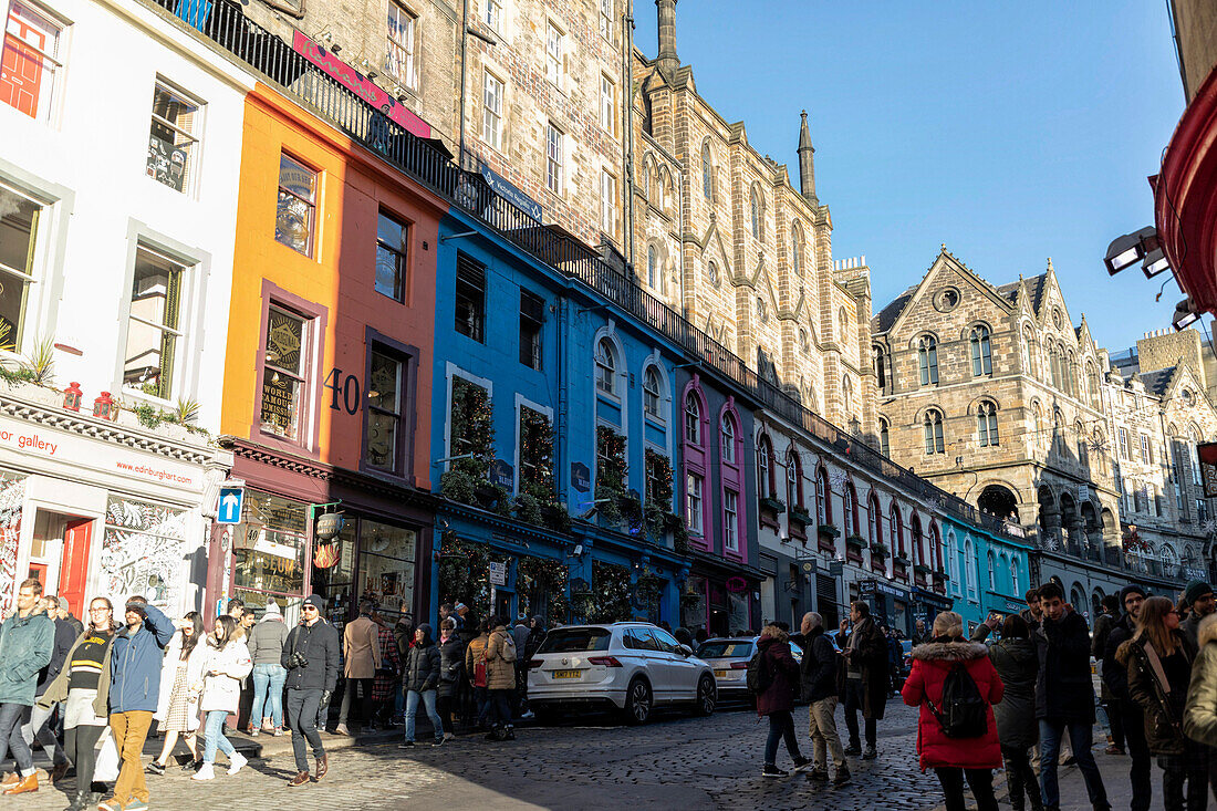 Europe, United Kingdom, Great Britain,Scotland. Shopping in Victoria street