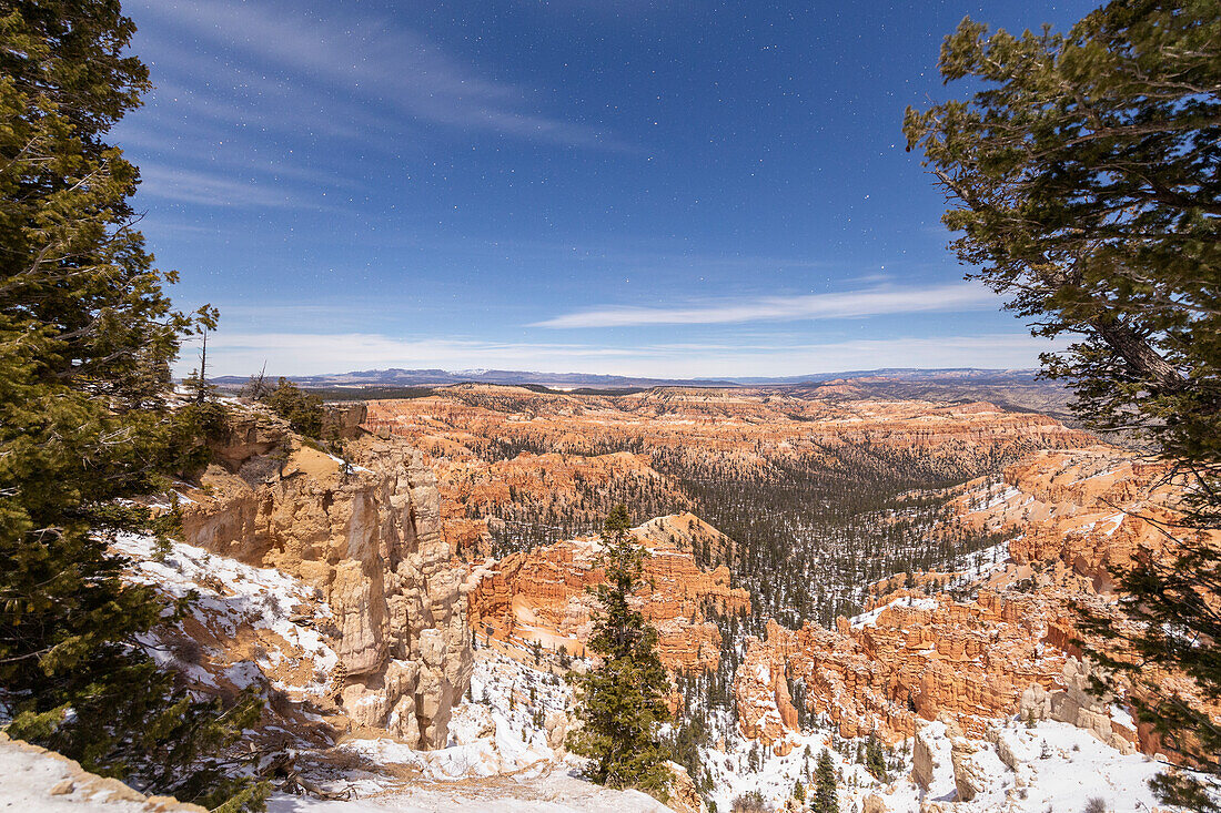 USA, Utah, Bryce Canyon National Park: Nachtansicht des Parks vom Sunrise Point