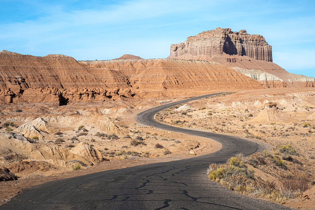 USA, Utah, Goblin Valley State Park: road to the wild