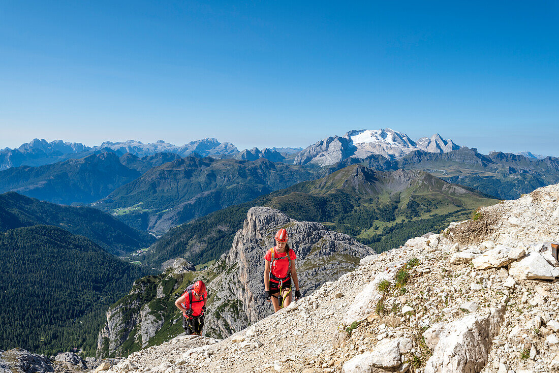 Falzarego Pass, Dolomites, province of Belluno, Veneto, Italy. Mountaineers on the via ferrata "Kaiserjaeger" to the Mount Lagazuoi