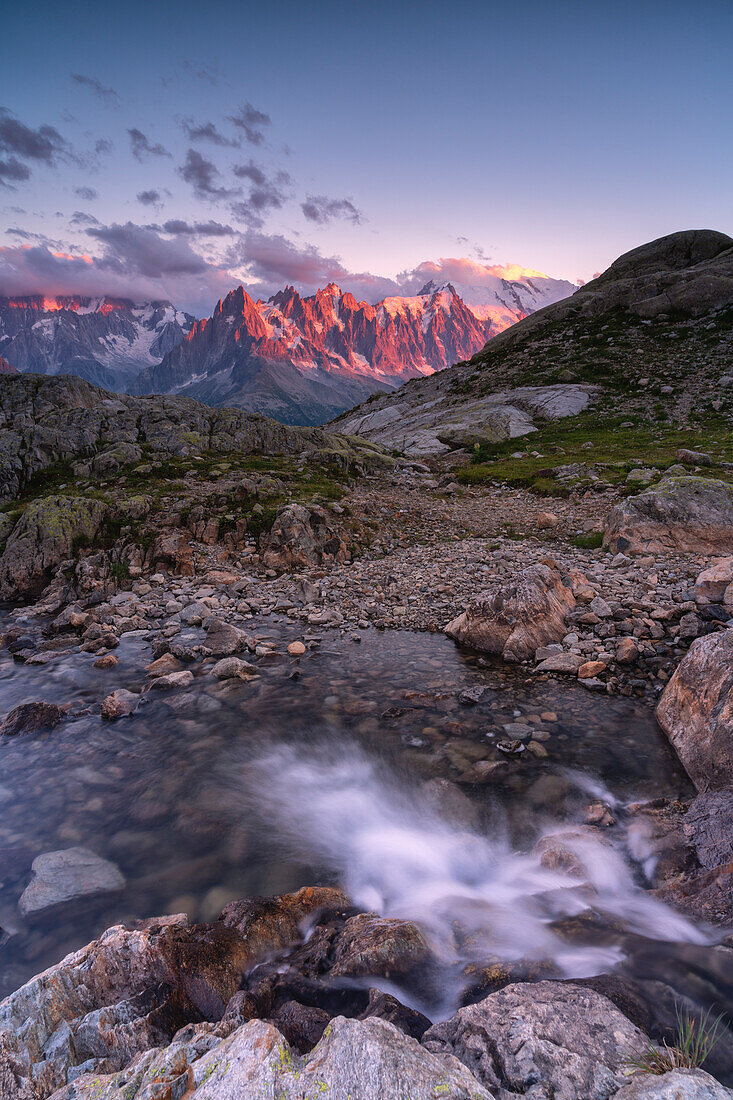 Sonnenuntergang mit Aussicht, Chamonix-Tal, Chamonix Mont Blanc, Haute-Savoie, Frankreich