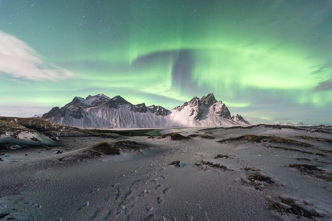 Europe, Iceland: the magic of the Aurora Borealis over Vestrahorn