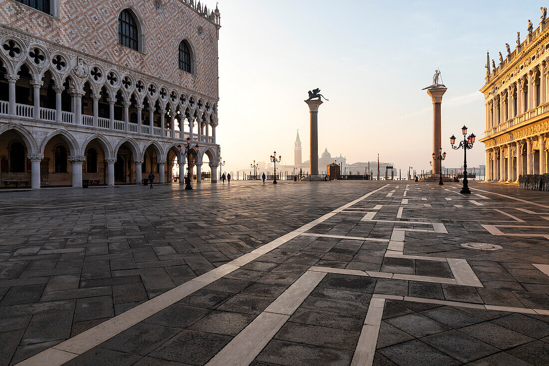 Piazzetta San Marco am Morgen. Venedig, Venetien, Italien, Europa.