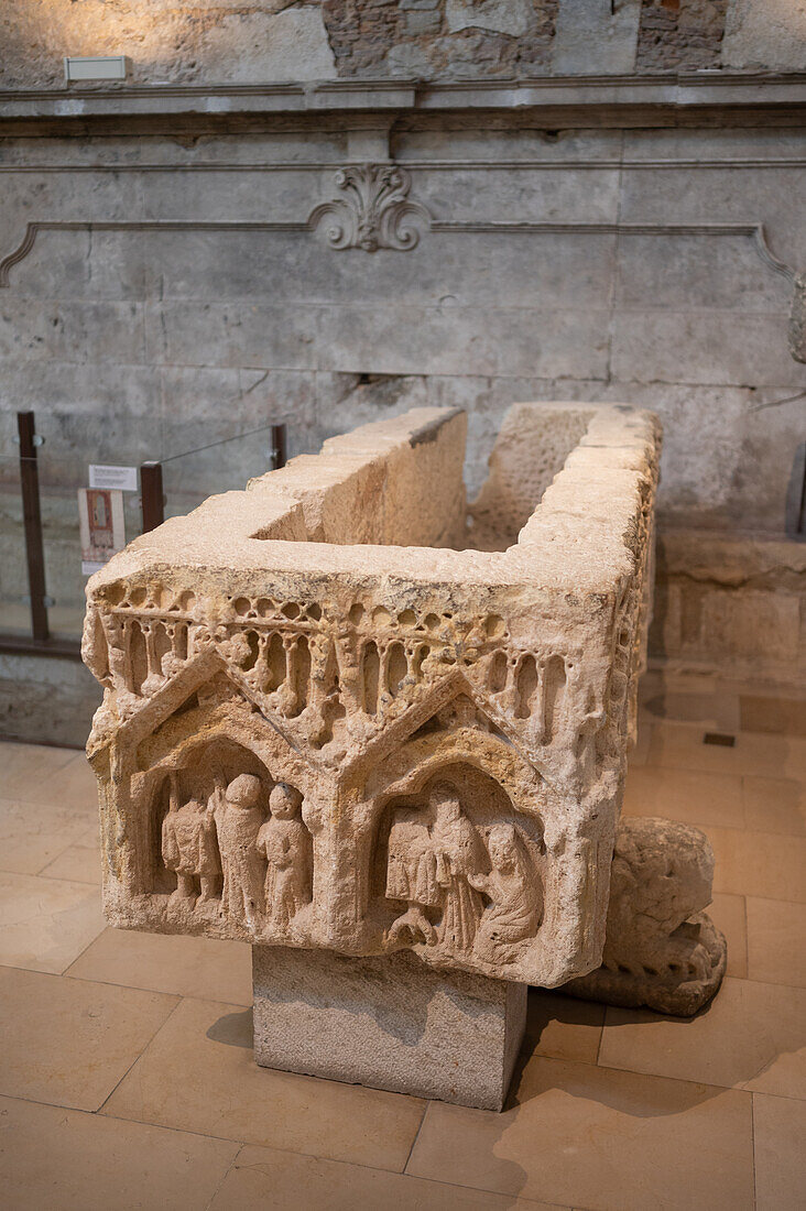 Das Archäologische Museum Carmo (MAC), im Kloster Carmo, Lissabon, Portugal