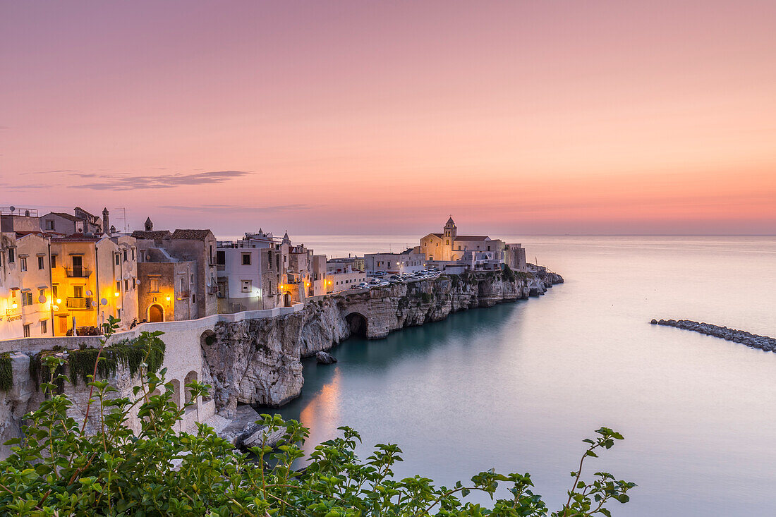 Punta di San Francesco (San Francesco Promenade) in Vieste, Gargano, Foggia district, Apulia, Italy