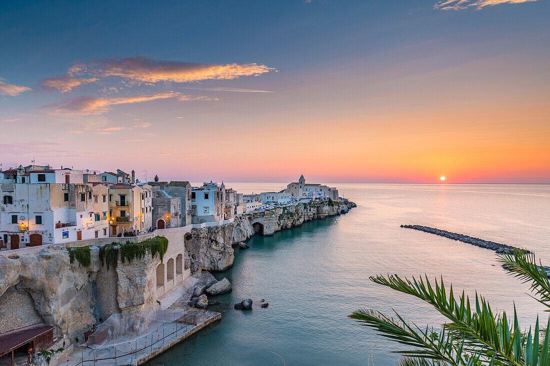 Punta di San Francesco (San Francesco Promenade) in Vieste, Gargano, Foggia district, Apulia, Italy