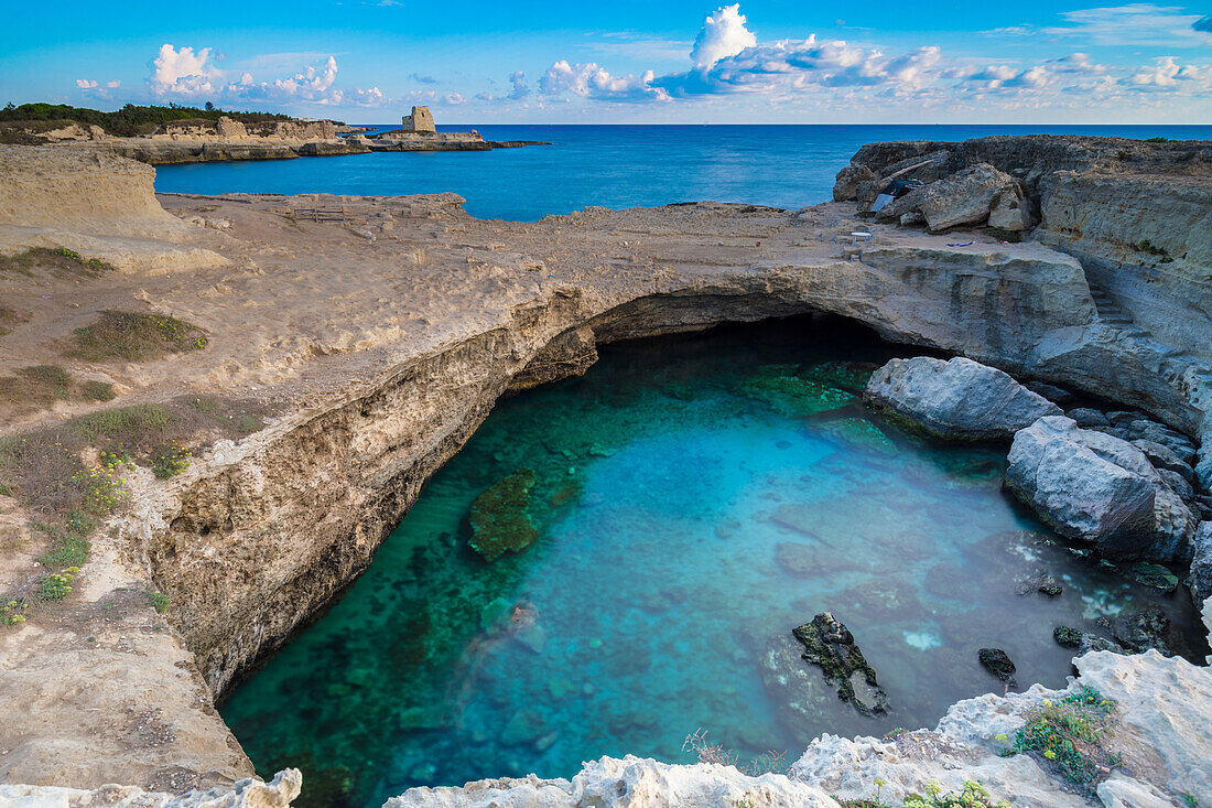 Höhle der Poesie in Roca Vecchia, Bezirk Lecce, Apulien, Italien