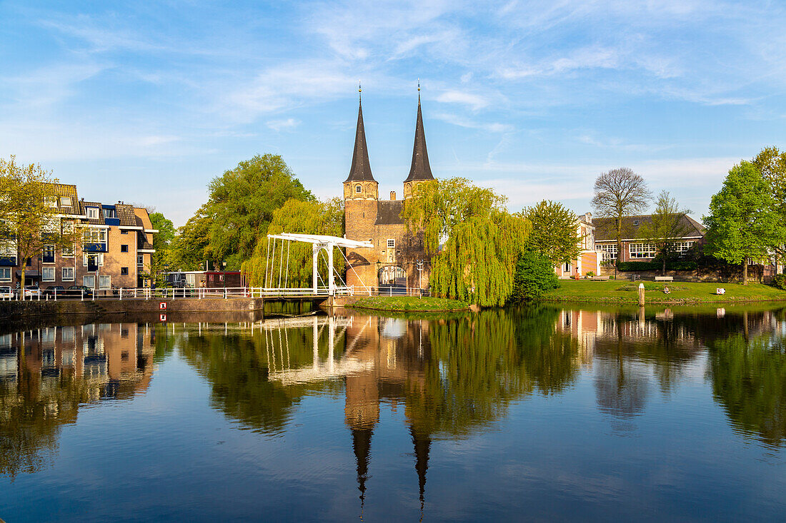 Das Oostpoort oder Osttor in Delft, Südholland (Zuid-Holland), Niederlande