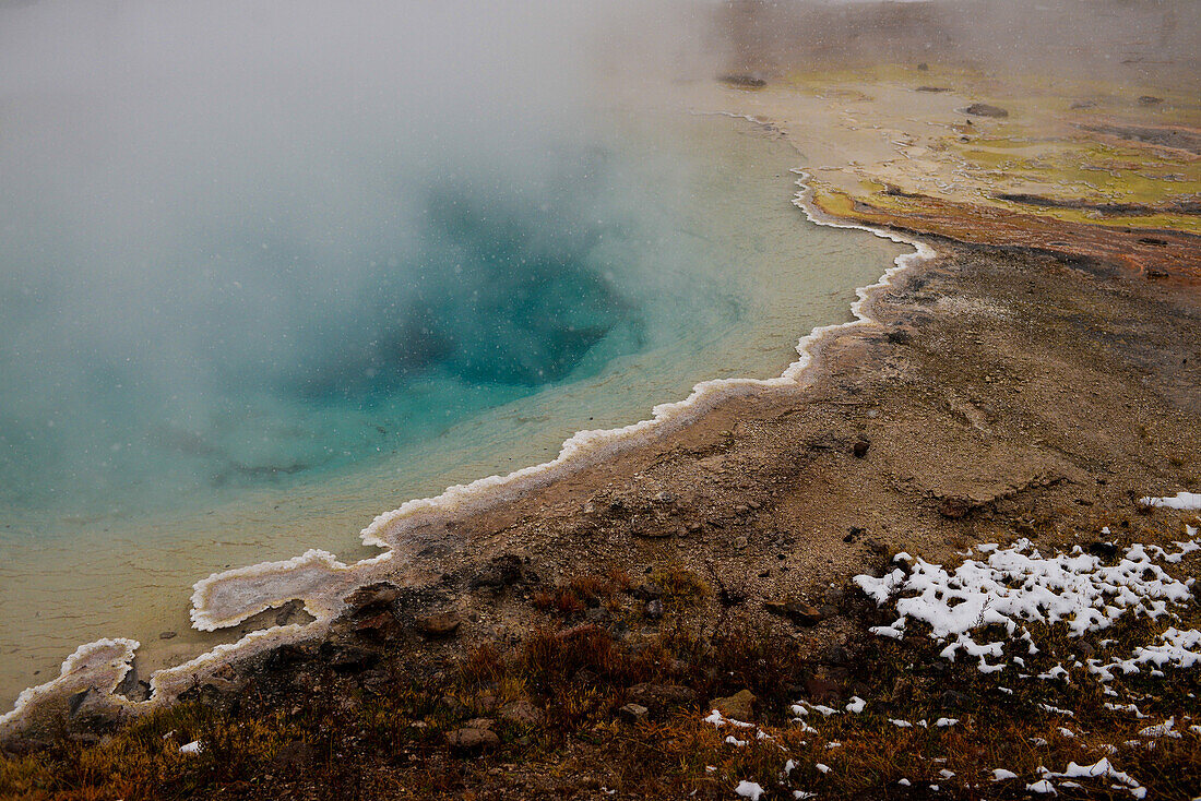 Fountain Paint Pot, ein Schlammtopf im Lower Geyser Basin, Yellowstone-Nationalpark, USA