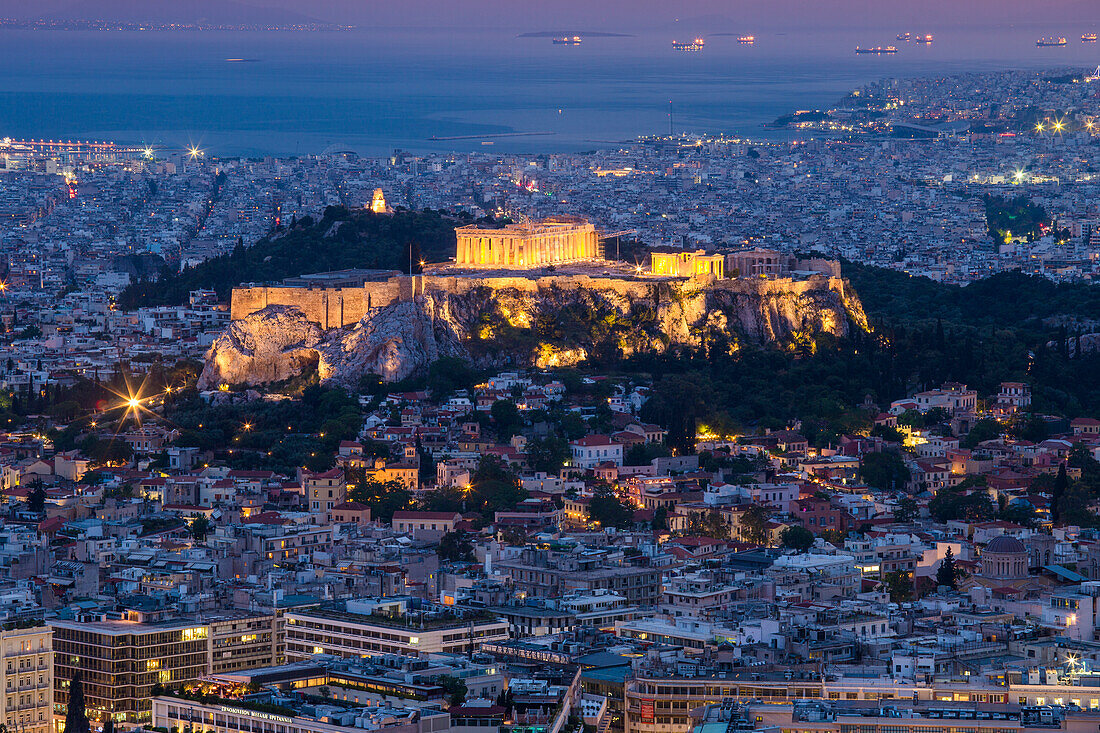 Blick auf den Parthenon vom Licabettus-Hügel in Athen, Griechenland