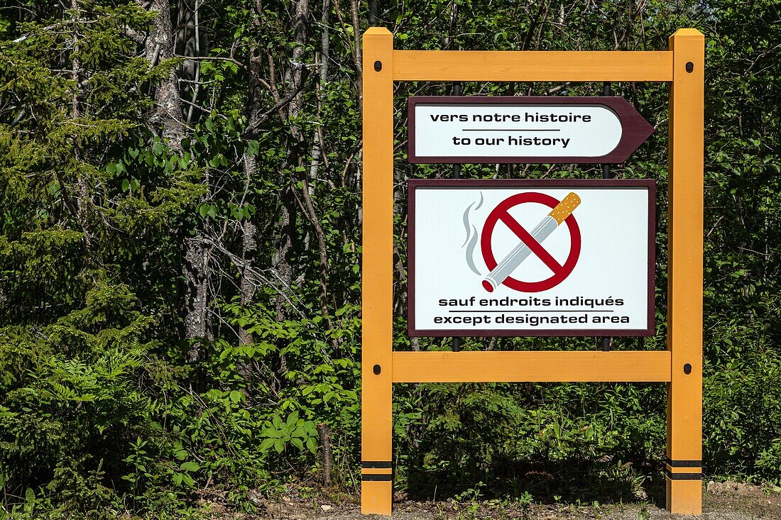 Rauchen verboten, außer an dem dafür vorgesehenen Ort, historic acadian village, bertrand, new brunswick, canada, nordamerika