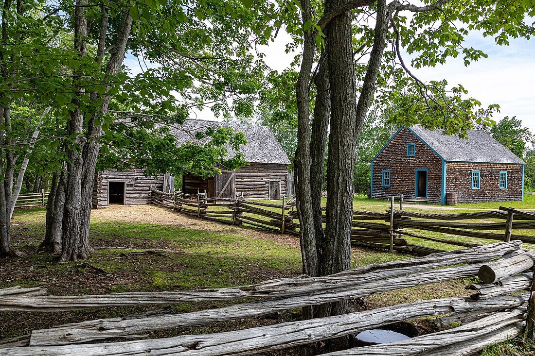 Haus und Bauernhof von Cyr aus dem Jahr 1852, historisches akadisches Dorf, Bertrand, New Brunswick, Kanada, Nordamerika