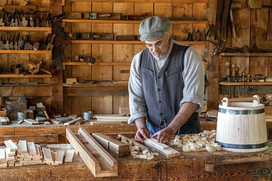 Der Schreiner und die Holzarbeiten von 1875, historisches akadisches Dorf, Bertrand, new brunswick, kanada, nordamerika