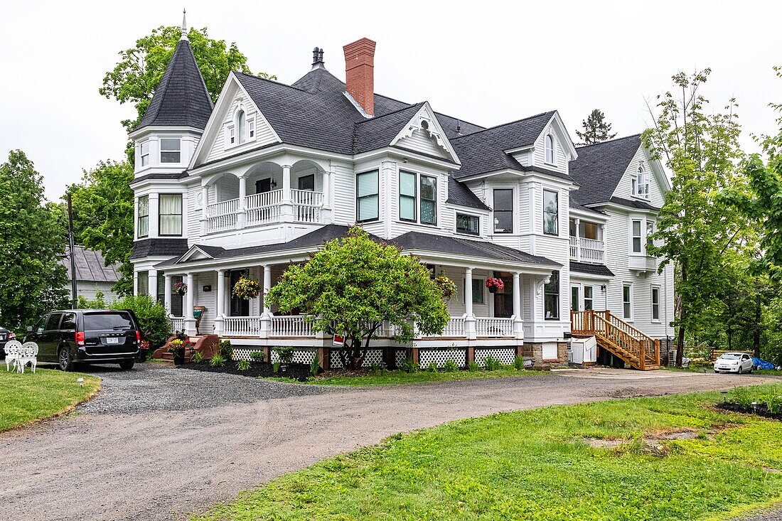 Bed and breakfast, by the river, canada, north america