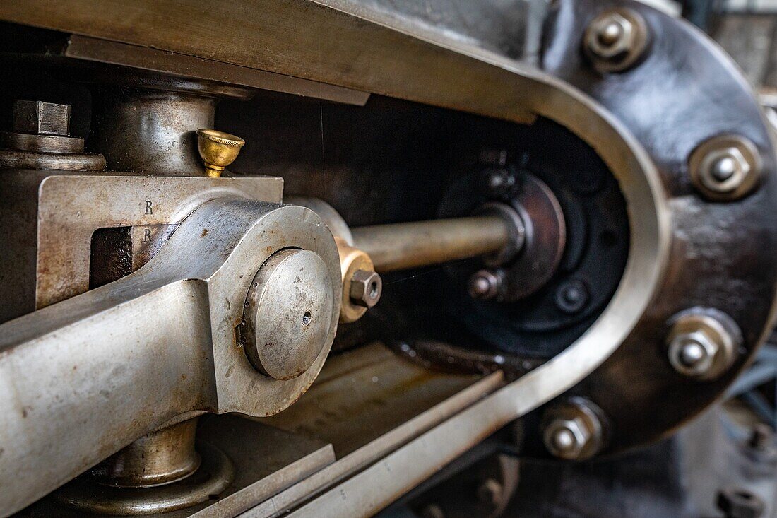 Kreuzdampfmaschine von Demange & Satre, Lebendiges Museum der Energie, Rai, Orne, Normandie, Frankreich