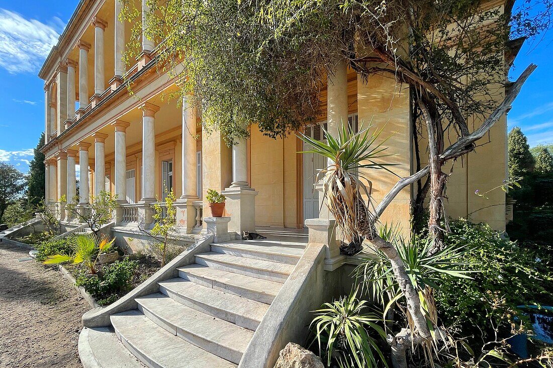 Villa aurelienne, denkmalgeschütztes Ferienhaus im italienischen Neoklassizismus aus dem 19. Jahrhundert, parc aurelien, frejus, var, frankreich