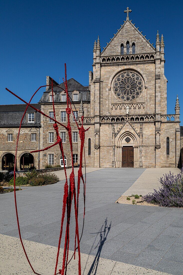 Church of the cordeliers catholic school group, dinan, cotes-d'amor, brittany, france