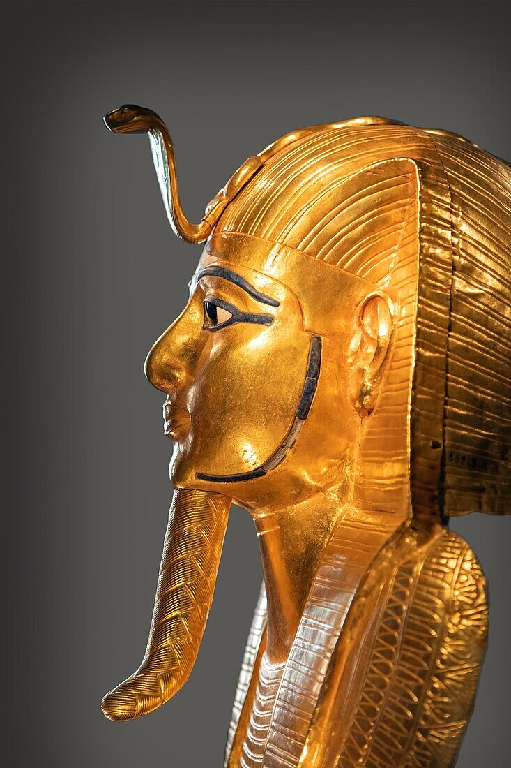 Funerary mask in solid gold of psousennes i, egyptian museum of cairo devoted to egyptian antiquity, cairo, egypt, africa
