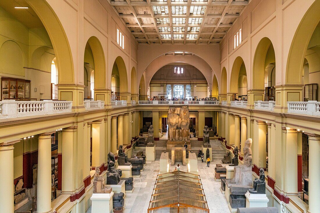 Atrium, Ägyptisches Museum von Kairo, das dem ägyptischen Altertum gewidmet ist, Kairo, Ägypten, Afrika