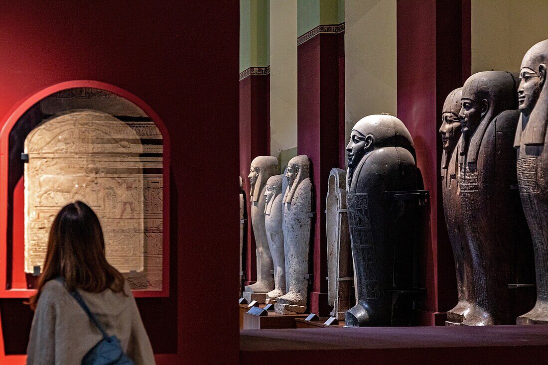 Ausstellung von Sarkophagen, Ägyptisches Museum von Kairo, das dem ägyptischen Altertum gewidmet ist, Kairo, Ägypten, Afrika