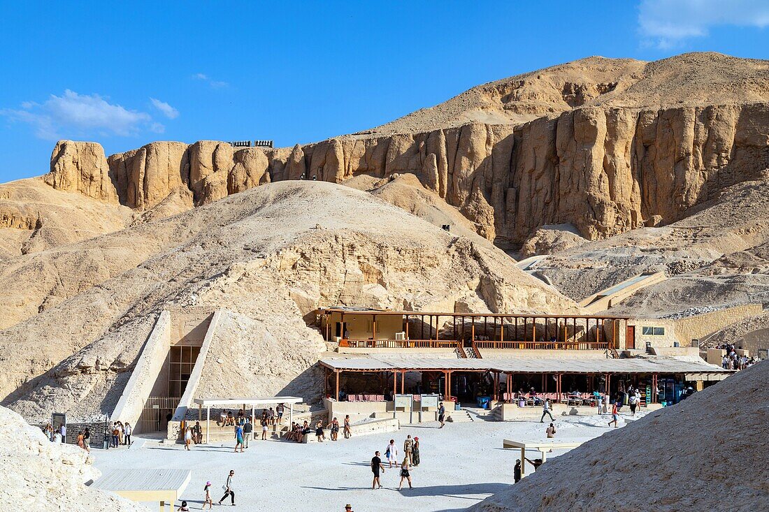 Mountain of thebes resembling a pyramid in the valley of the kings where the hypogeum of many pharaohs of the new empire can be found, luxor, egypt, africa