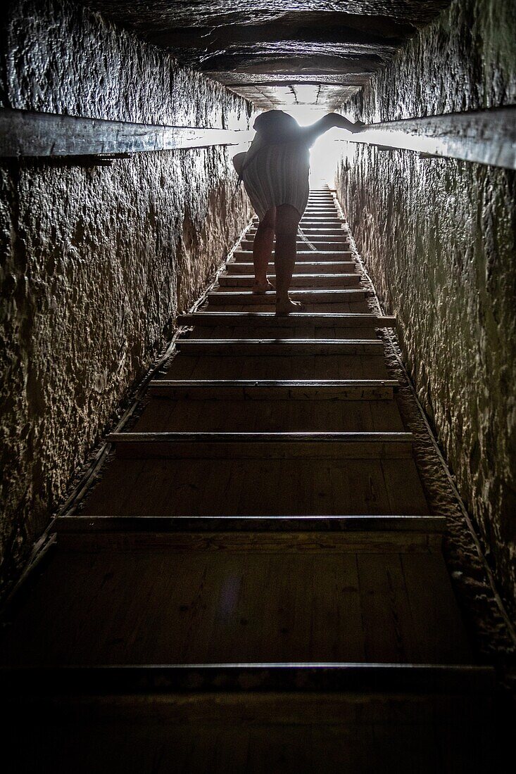 Steep stairs leading to the tomb of kagemni, vizier during the reign of king teti, saqqara necropolis, region of memphis, former capital of ancient egypt, cairo, egypt, africa