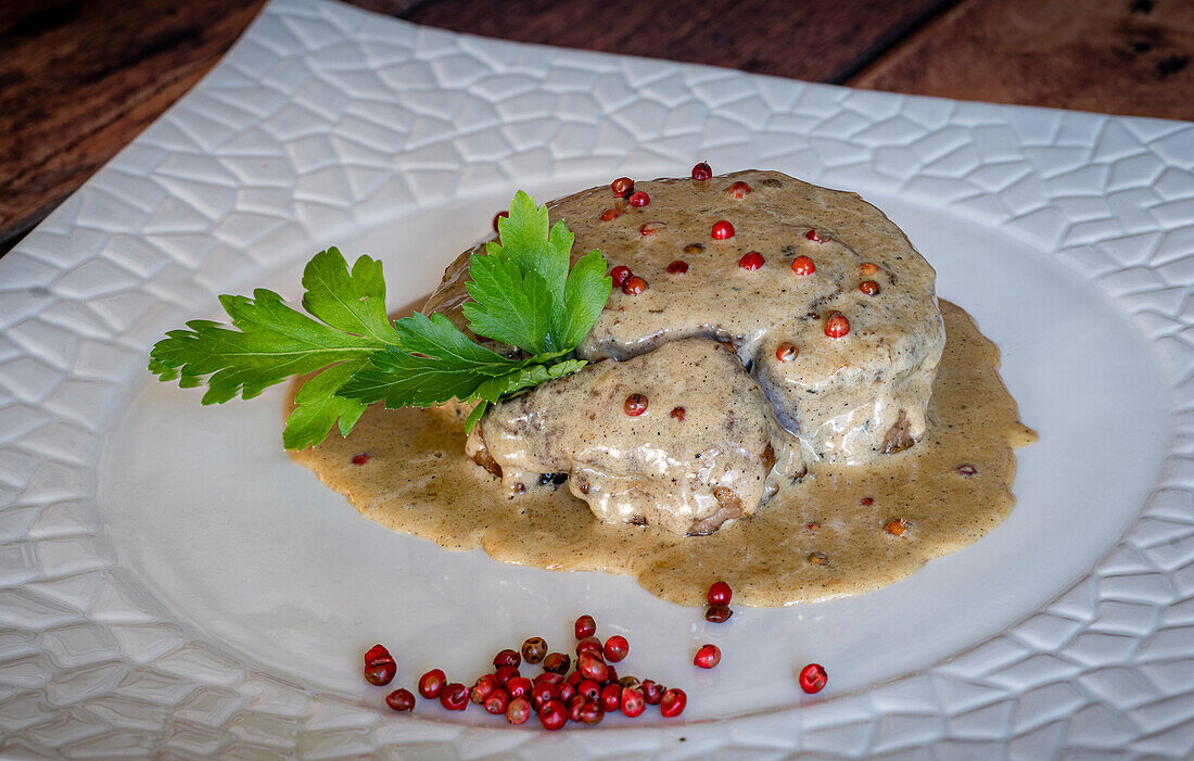 Pink pepper beef fillet in cream sauce, Italy