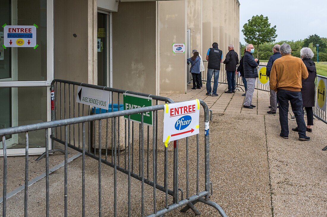 Covid 19 vaccination center, gymnasium, les sables d'olonne, vendee, pays de loire, france, europe