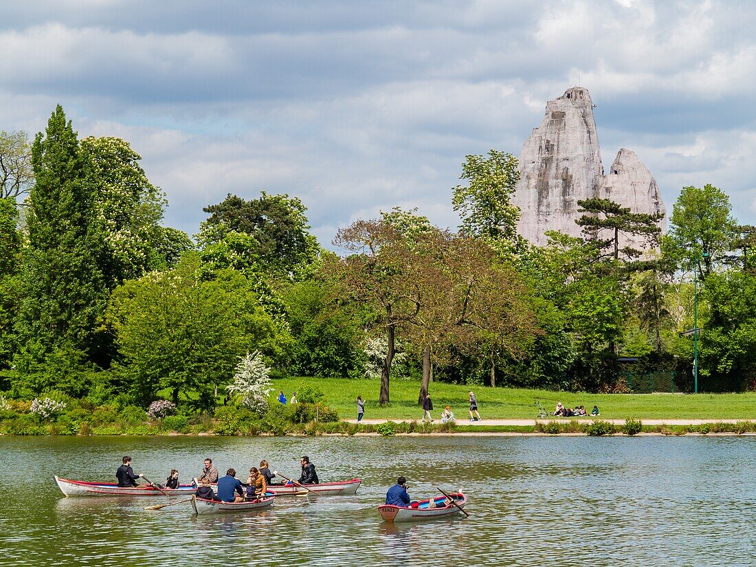 Lake and rotunda, lake daumesnil, bois de vincennes, paris, ile de france, france, europe