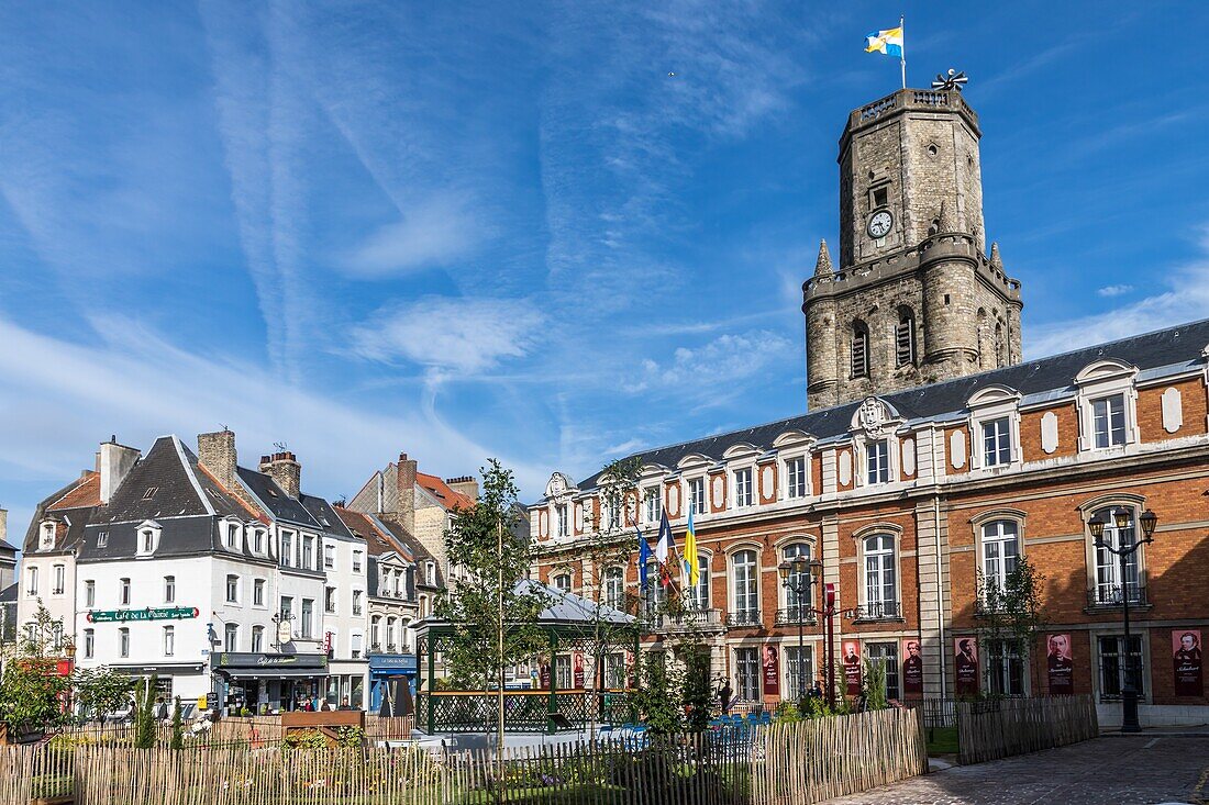 Rathaus und Glockenturm, boulogne sur mer, (62) pas-de-calais, frankreich