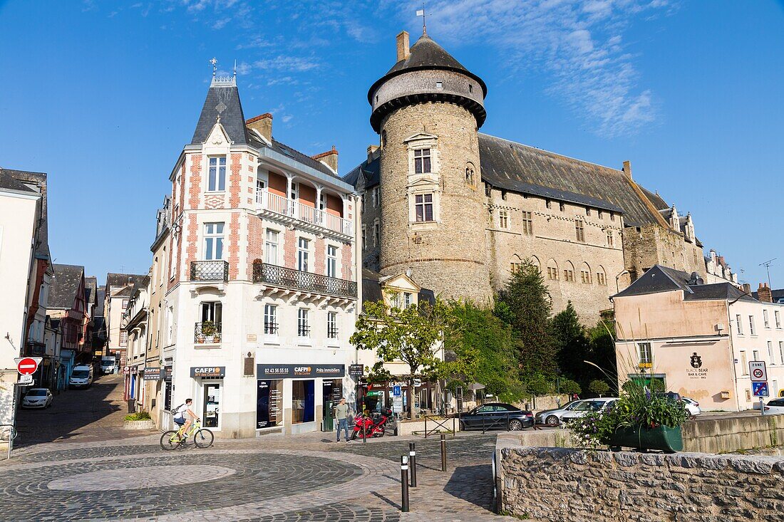 Chateau and town of laval on the banks of the mayenne, (53) mayenne, pays de la loire