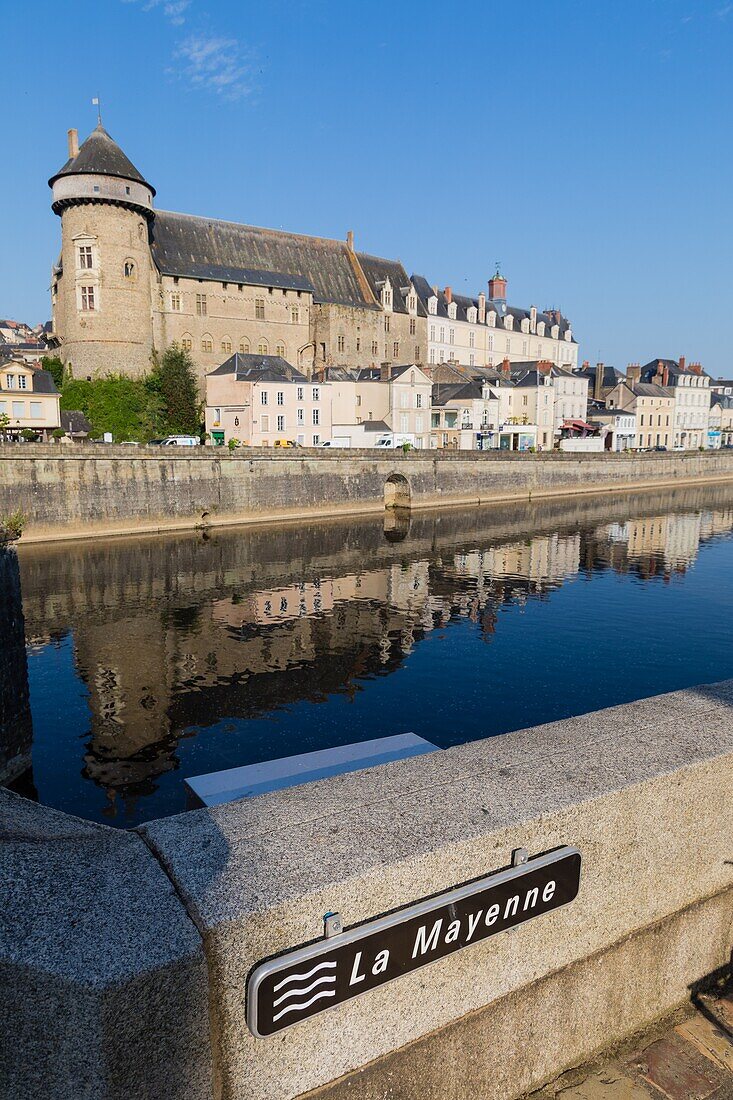 Chateau and town of laval on the banks of the mayenne, (53) mayenne, pays de la loire