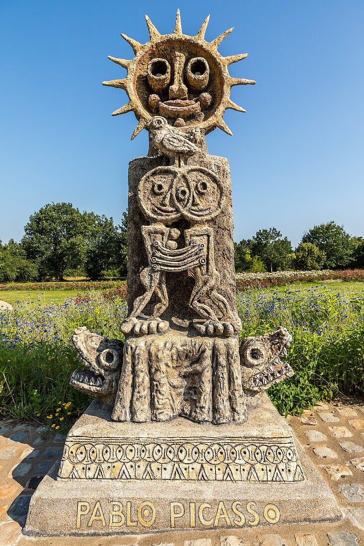 Das Museum Robert Tatin, das Haus des Keramikers, Malers und Bildhauers, der sein Haus und seinen Garten zu einem Ort der Kunst gemacht hat, Cosse le Vivien, (53) Mayenne, Pays de la Loire, Frankreich