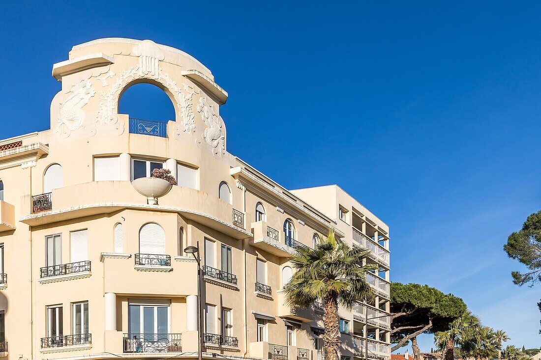 The sirenes' palace, art deco, sainte maxime