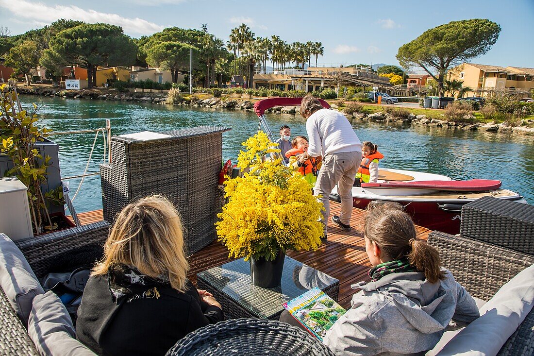 Electric boat ride on the siagne, mandelieu la napoule