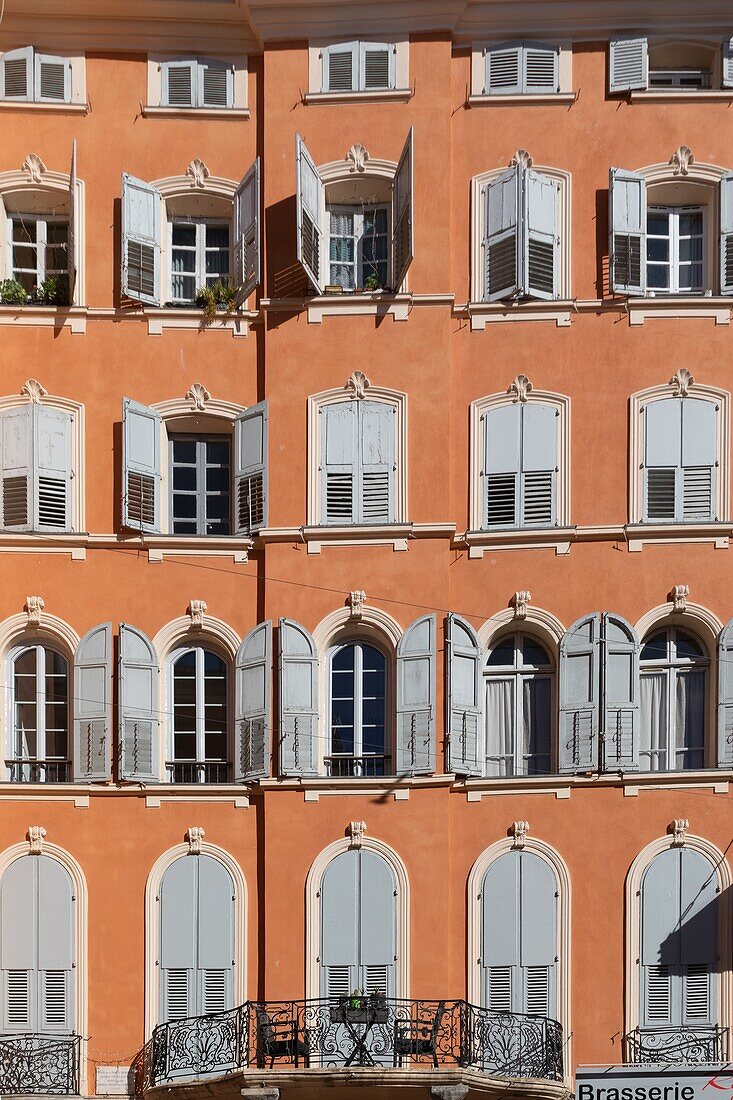 Haus fassade, place aux aires, grasse