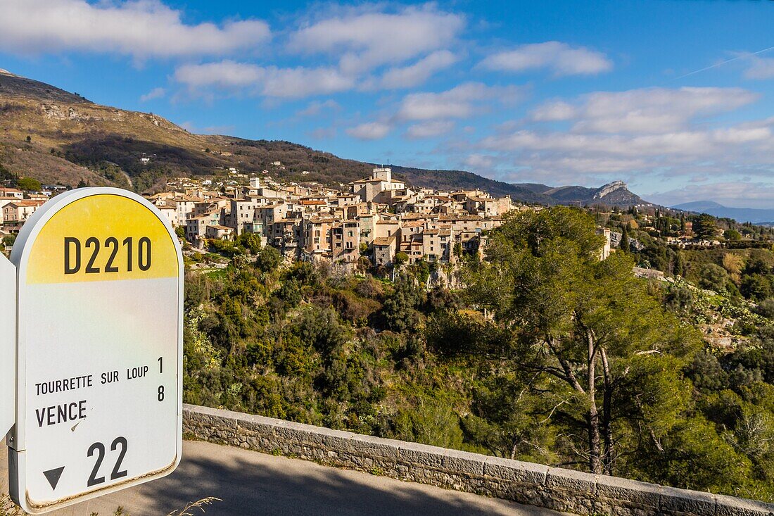 Ortschaft tourrettes sur loup, alpes-maritimes, provence-alpes-cote d'azur (06), frankreich