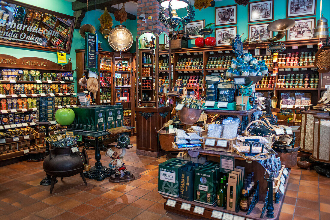 Laden mit typischen Produkten in Cangas de Onís, Asturien, Spanien, Europa