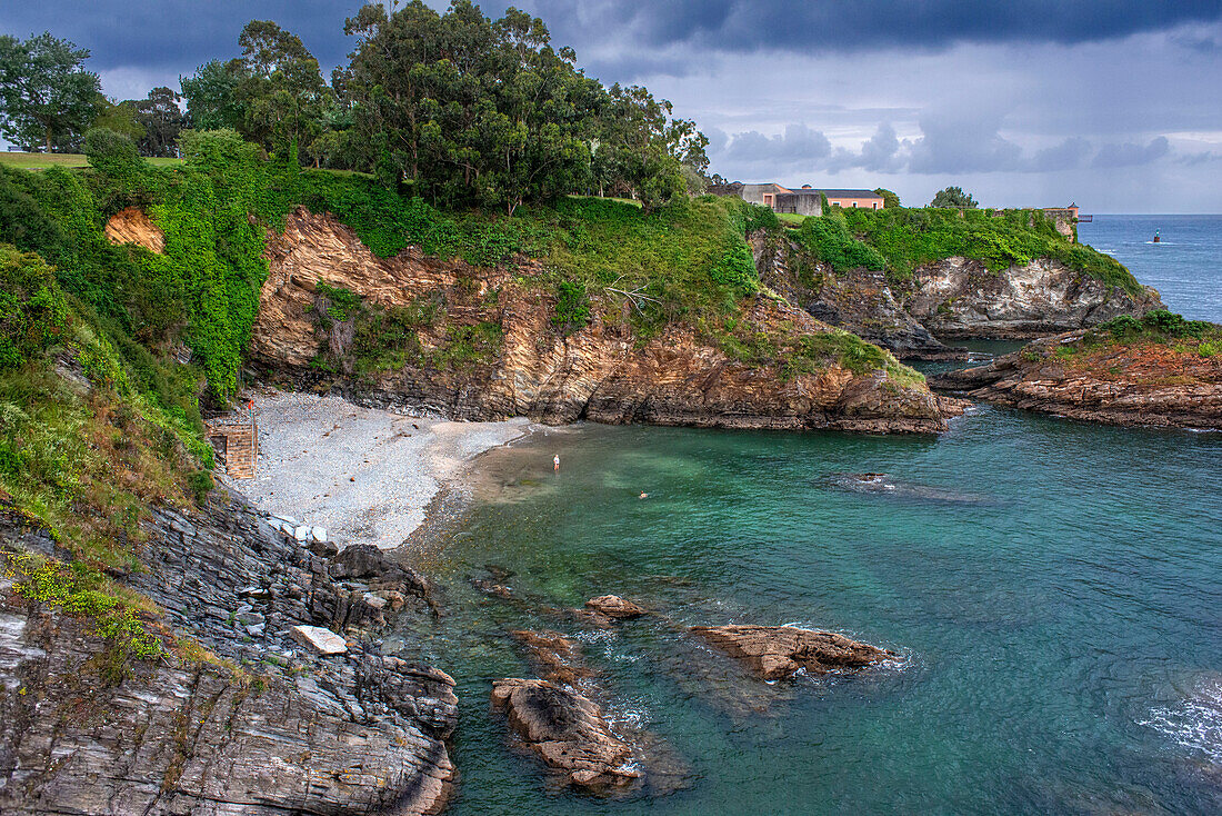 Playa del Cargadoiro Strand in Ribadeo, Lugo. Galicien, Spanien.