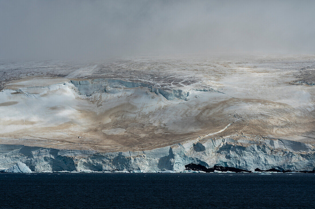 Gletscher bei Brown Bluff, Weddell-Meer, Antarktis.
