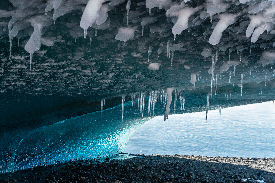 Eishöhle, Larsen Inlet, Weddellmeer, Antarktis.