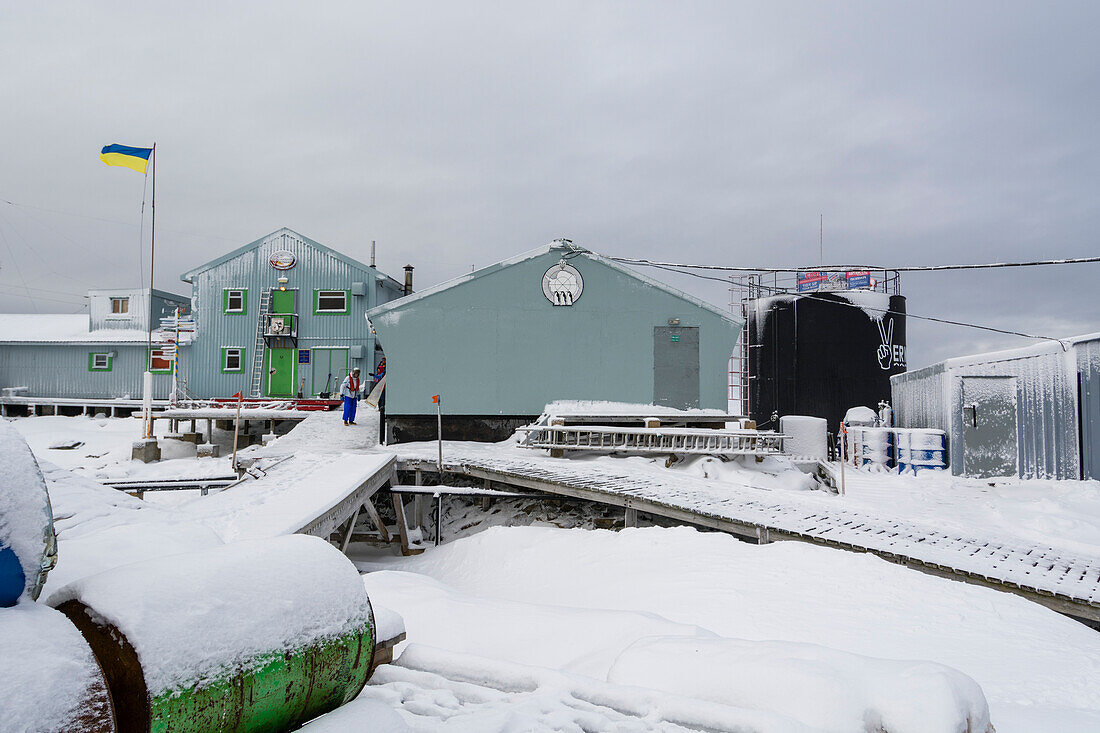 Wernadskij-Forschungsbasis, ukrainische Antarktisstation am Marina Point auf der Galindez-Insel in den Argentinischen Inseln, Antarktis.