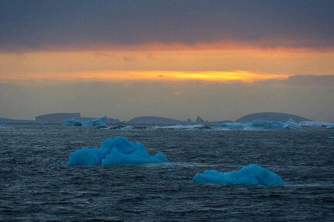 Eisberge, Lemaire-Kanal, Antarktis.