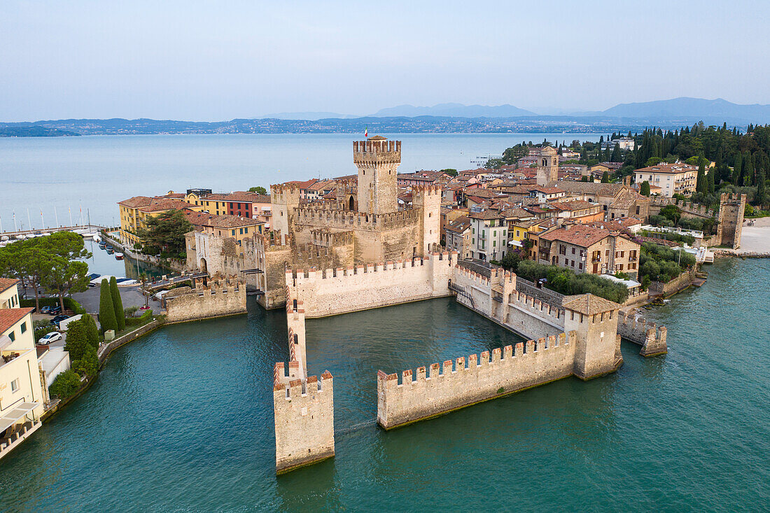 Schloss Sirmione, Sirmione, Gardasee, Provinz Brescia, Lombardei, Italien