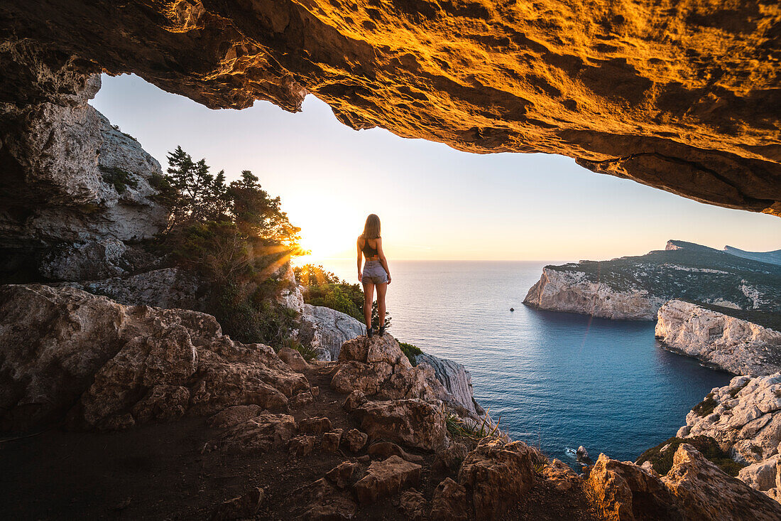 Sonnenuntergang in Capo Caccia, Alghero, Provinz Sassari, Sardinien, Italien