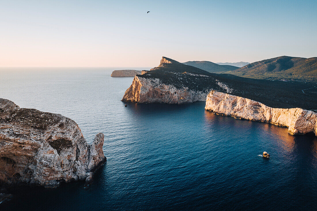 Sonnenuntergang in Capo Caccia, Alghero, Provinz Sassari, Sardinien, Italien