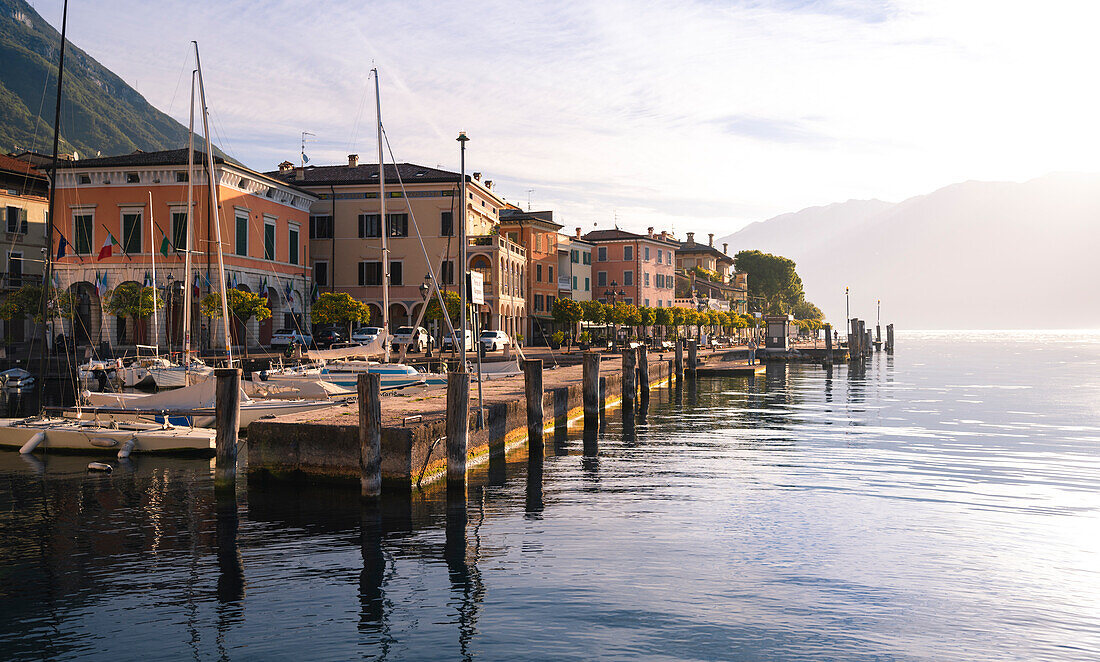 Gargnano Dorf, Lombardei, Gardasee, Italien.